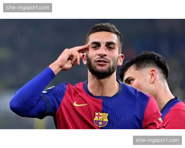 莱万多夫斯基补时破门锦上添花，巴萨中锋终结能力依旧在线