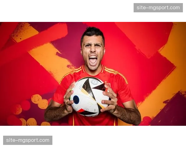 西班牙罗德里后腰屏障作用 防守位置感与长传调度准确性