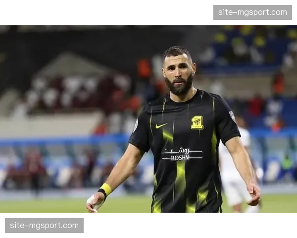 利雅得新月4-3-3传控体系 马尔科姆边路突破盘活立体进攻